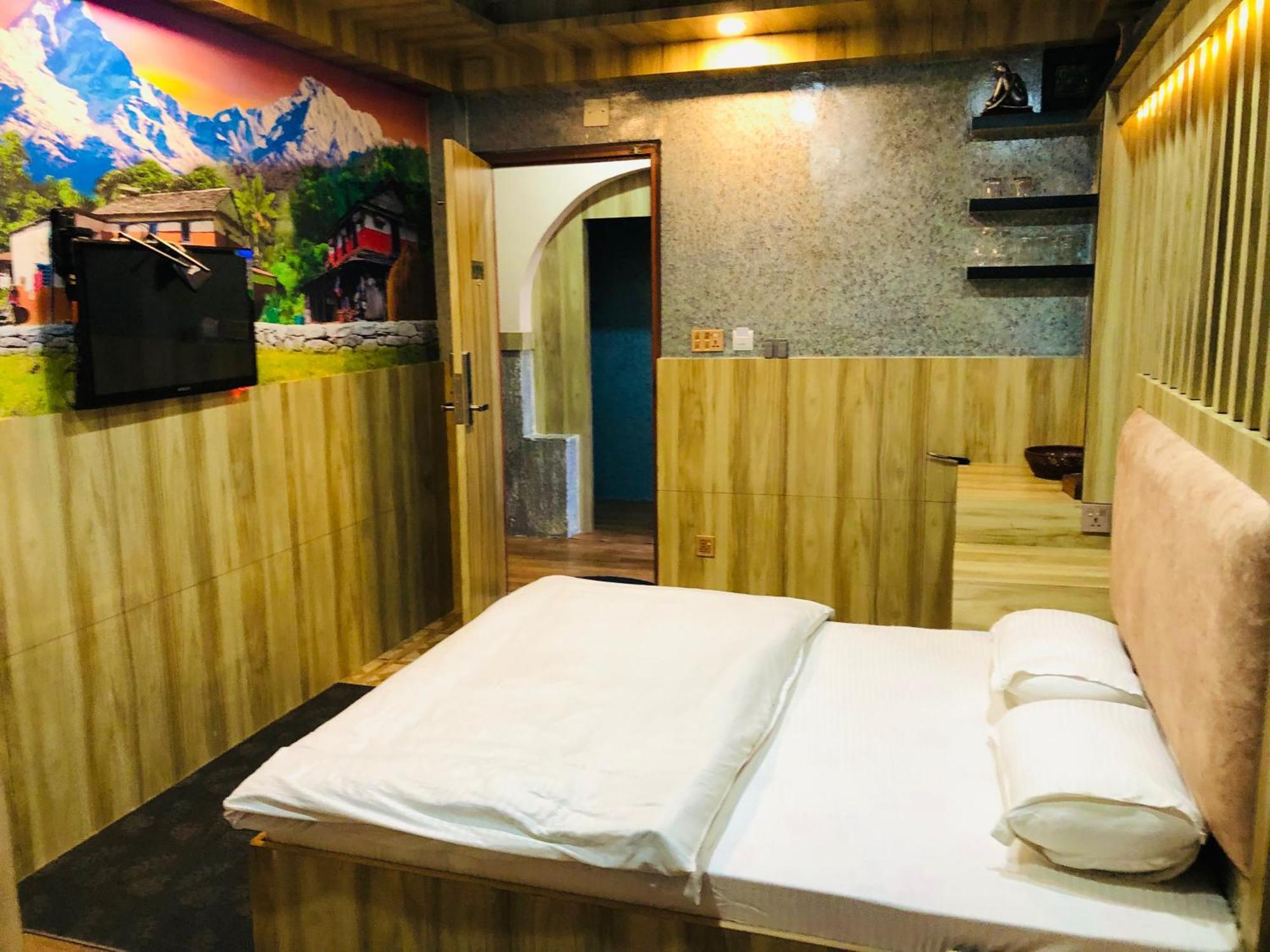Sara'S Backpackers Hotel カトマンズ エクステリア 写真