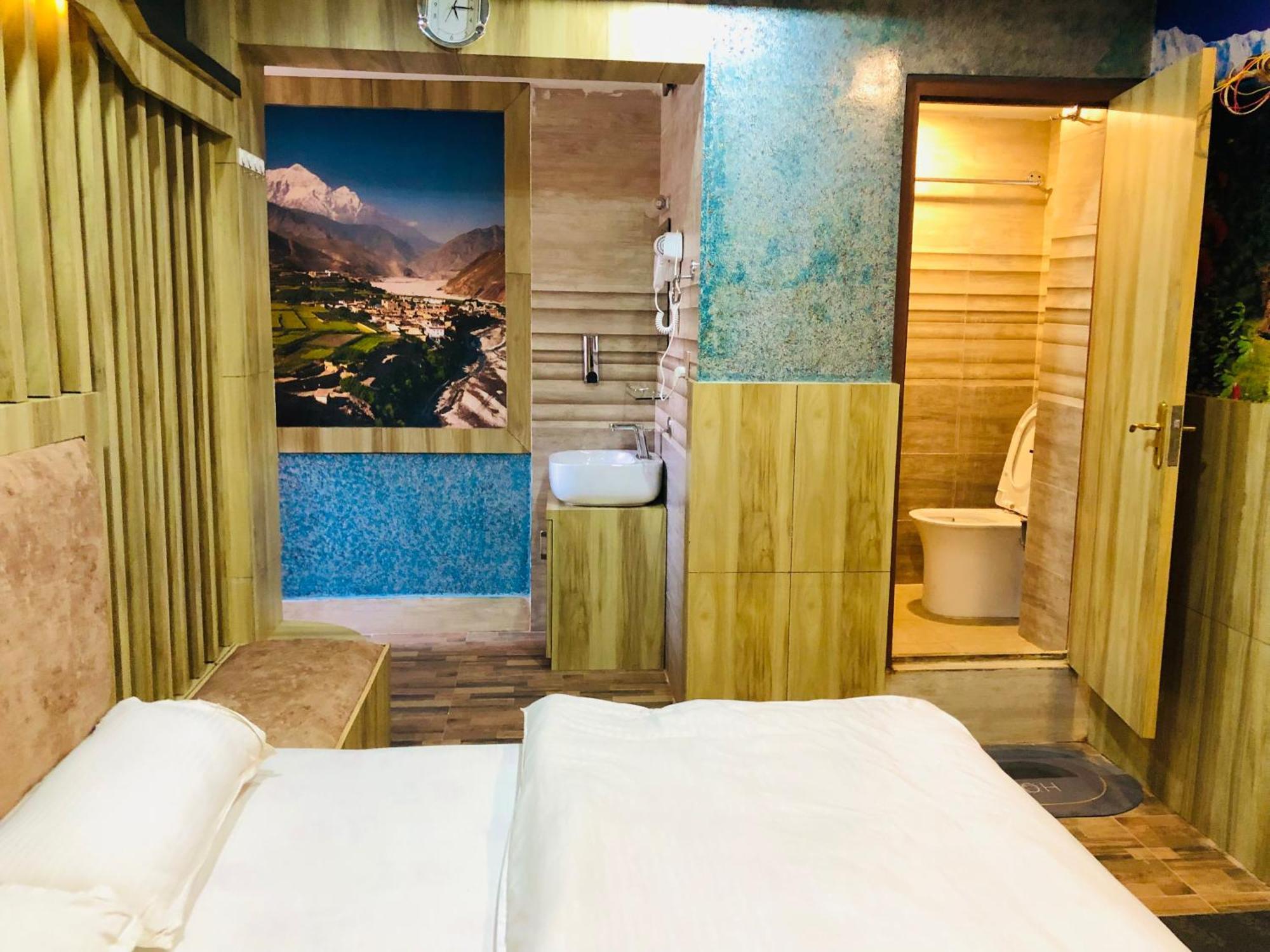 Sara'S Backpackers Hotel カトマンズ エクステリア 写真
